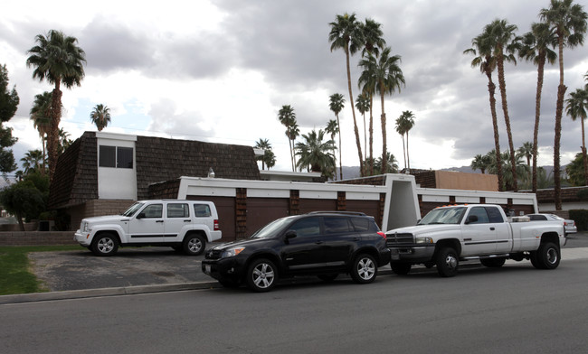 73675 Shadow Mountain Dr in Palm Desert, CA - Building Photo - Building Photo