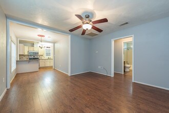 112 Sulphur Springs Rd in Bryan, TX - Building Photo - Building Photo