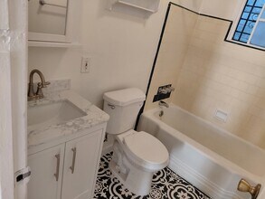 626 Rose Ave in Venice, CA - Building Photo - Building Photo