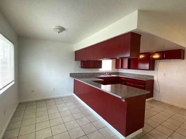 814 Wallace St in Bakersfield, CA - Building Photo - Building Photo