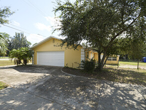 4875 66th Ave in Vero Beach, FL - Building Photo - Building Photo