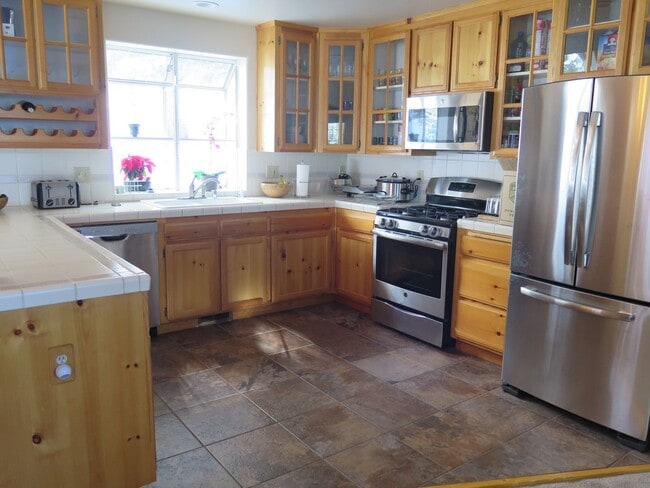 11756 St Bernard Dr in Truckee, CA - Building Photo - Building Photo