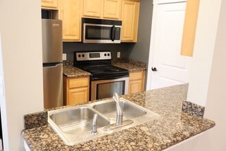 2015 Walden Pond Way in Cape Girardeau, MO - Building Photo - Building Photo