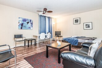 1206 Rue Sanguinet in Montréal, QC - Building Photo - Building Photo