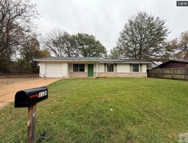1124 Wheeler St in Texarkana, TX - Building Photo