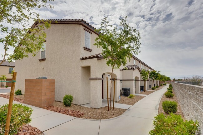 property at 5164 Steep Cliffs Ave