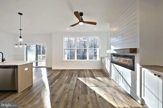 1022 Trinity Rd in York, PA - Foto de edificio - Building Photo