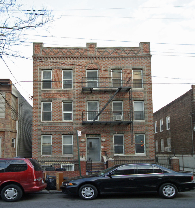 73 Lott Ave in Brooklyn, NY - Building Photo