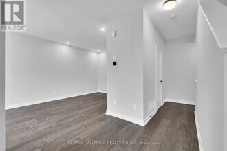 233 Anyolite Private in Ottawa, ON - Building Photo - Building Photo