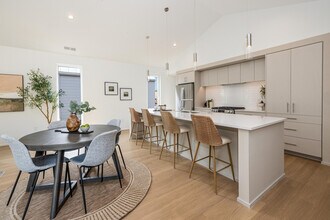 1188 Harmony Ct in Grafton, WI - Building Photo - Building Photo