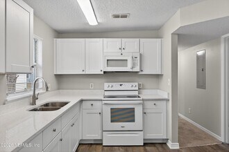 2028 Hartridge St in Jacksonville, FL - Building Photo - Building Photo