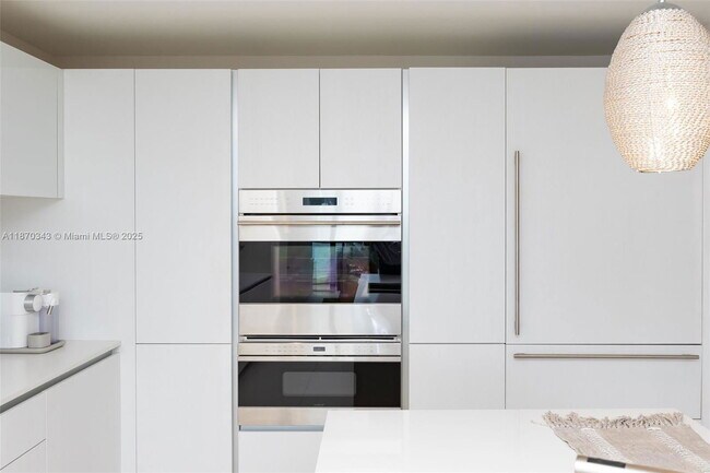 2101 S Surf Rd in Hollywood, FL - Building Photo - Building Photo