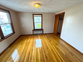 47 Billings Ave, Unit 1 in Medford, MA - Building Photo - Building Photo