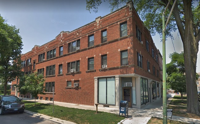 property at 4636 N Francisco Ave