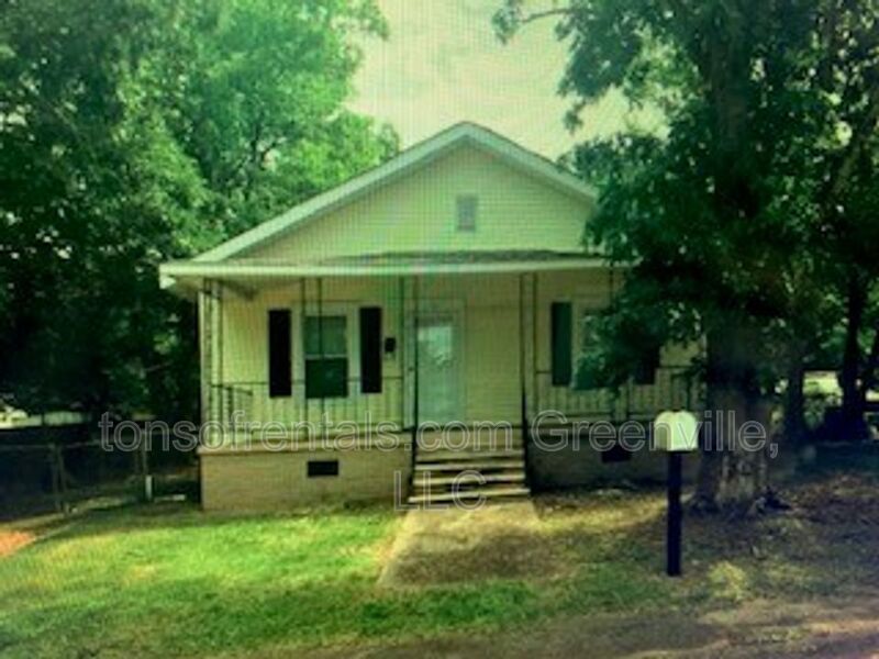 10 Baldwin St in Greenville, SC - Building Photo