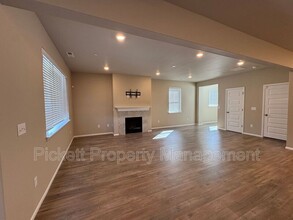 1158 Baker Hts Lp in Bremerton, WA - Building Photo - Building Photo