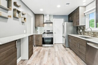 241 Deerpath Ct in Schaumburg, IL - Building Photo - Building Photo