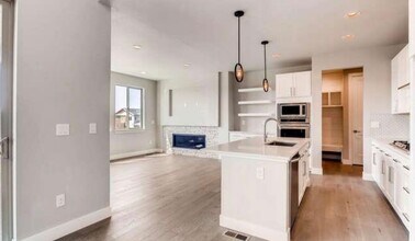 22561 E Hinsdale Ave in Aurora, CO - Building Photo - Building Photo