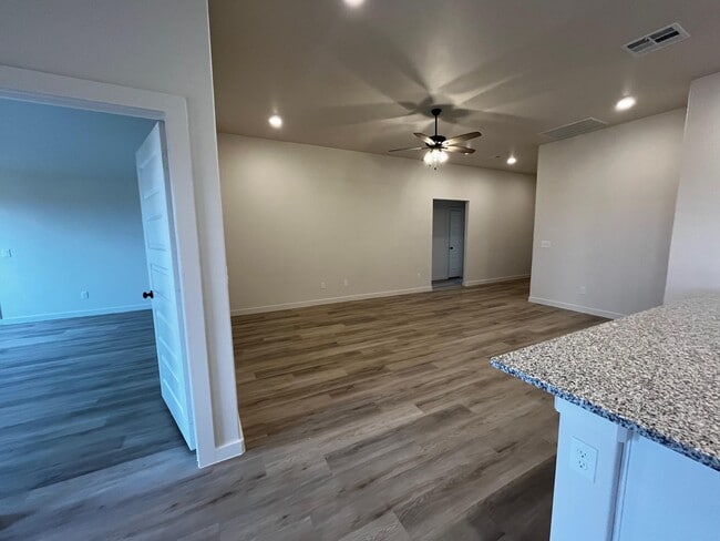 2028 Cottonwood Ave in Wolfforth, TX - Building Photo - Building Photo