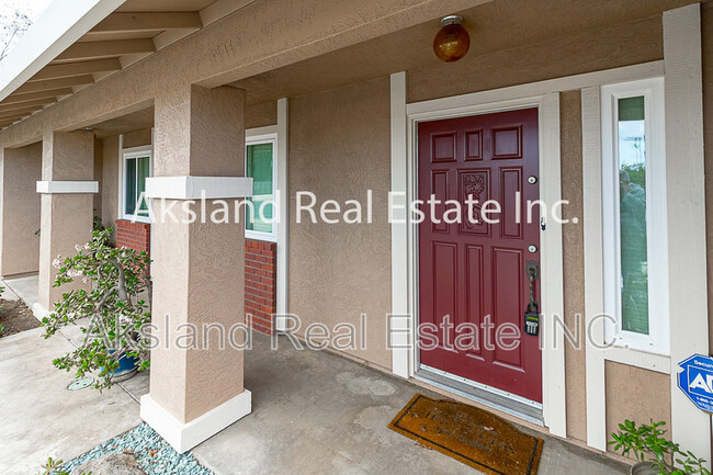 815 Foxfire Dr in Manteca, CA - Building Photo - Building Photo