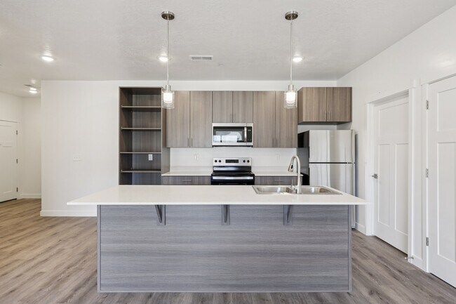 River Meadows Apartments in Spanish Fork, UT - Building Photo - Building Photo