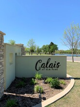 Calais at Elm Park in Lubbock, TX - Foto de edificio - Building Photo