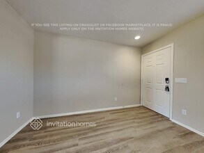 10780 W Roanoke Ave, Unit B73-203 in Avondale, AZ - Foto de edificio - Building Photo