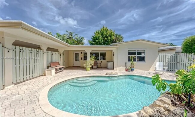 1909 NE 26th Dr in Wilton Manors, FL - Foto de edificio - Building Photo