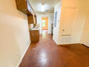 810 E Avenue C in Temple, TX - Building Photo - Building Photo