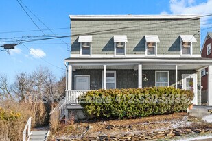 523 Edgewood Ave in Oakmont, PA - Building Photo