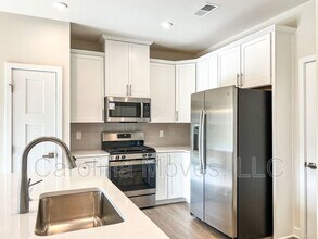 535 Martin Crk Dr in Simpsonville, SC - Building Photo - Building Photo