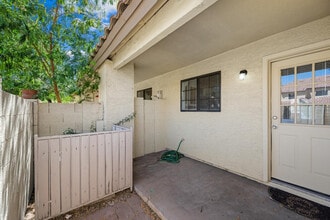 455 S Mesa Dr in Mesa, AZ - Foto de edificio - Building Photo