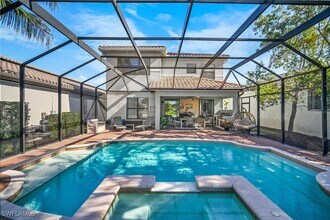 4334 Aurora St in Naples, FL - Foto de edificio - Building Photo