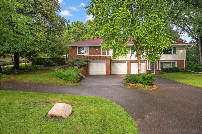 2523 Maple Ln, Unit 2523 Maple Ln
