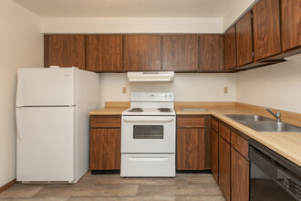 Willow Knolls Apartments in Peoria, IL - Building Photo - Building Photo