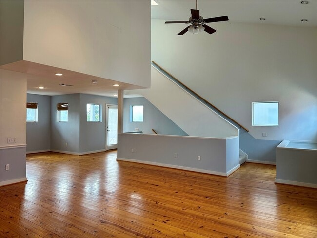 property at 3208 Yellowstone Park Dr