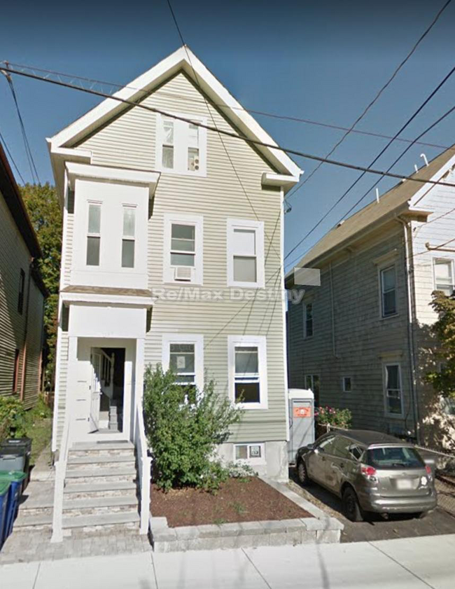 343 Beacon St, Unit 3 in Somerville, MA - Building Photo - Building Photo