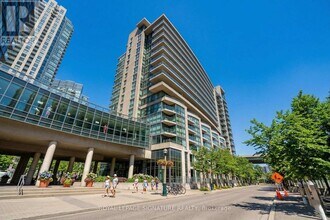 209 Fort York Blvd in Toronto, ON - Building Photo - Building Photo