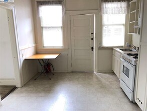 1173 Park Ave E in Alameda, CA - Building Photo - Building Photo
