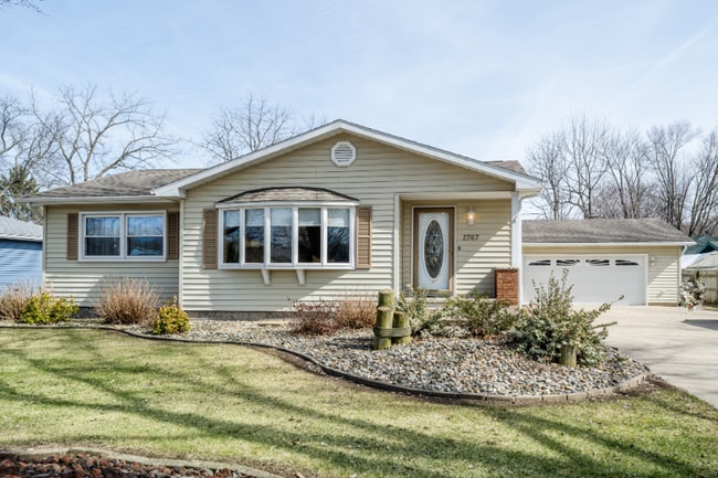 2767 Oakwood Ln in St. Joseph, MI - Building Photo - Building Photo