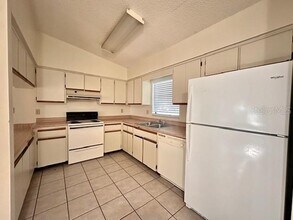 32801 Lake Square Ct in Leesburg, FL - Building Photo - Building Photo