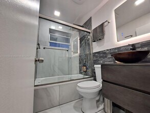2242 Polk St in Hollywood, FL - Building Photo - Building Photo
