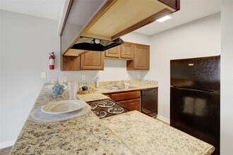 5701 Schumacher Ln in Houston, TX - Building Photo - Building Photo