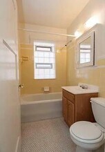 6541 Northumberland St, Unit 2 in Pittsburgh, PA - Building Photo - Building Photo