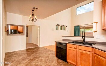 8339 W Molly Ln in Peoria, AZ - Foto de edificio - Building Photo