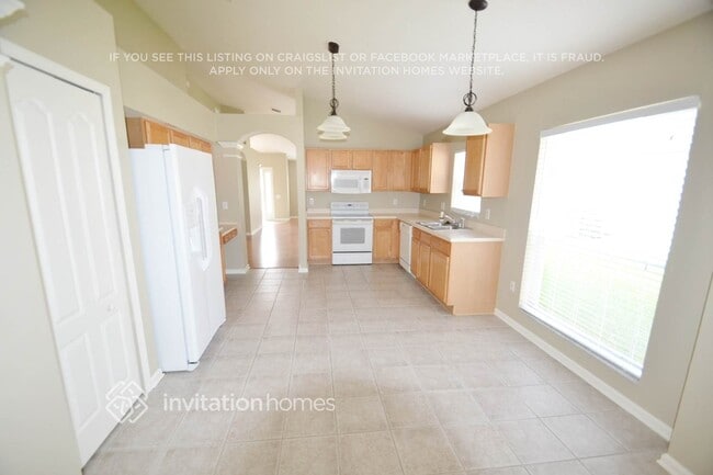 25422 Lexington Oaks Blvd in Zephyrhills, FL - Building Photo - Building Photo