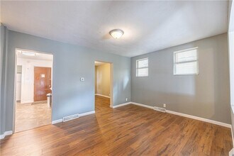 302 Bridge St in Tarentum, PA - Foto de edificio - Building Photo