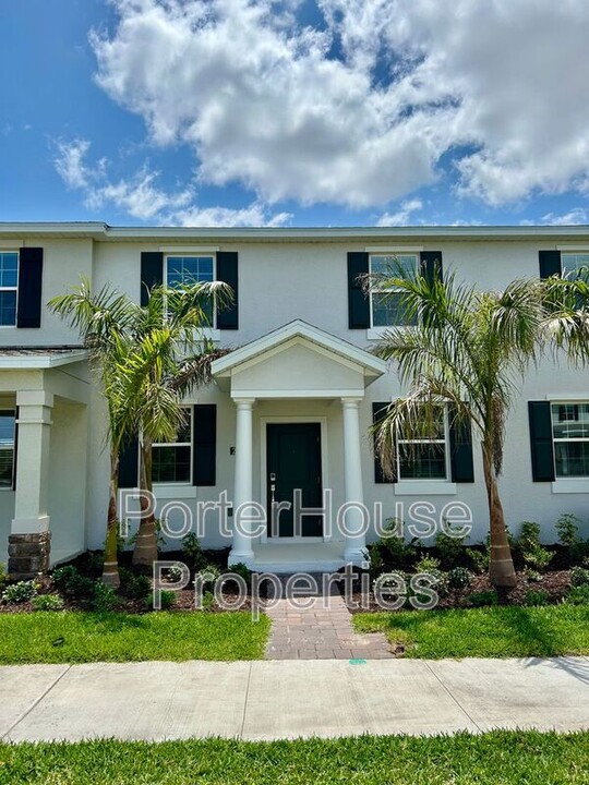 2591 Candied Apple Aly in Kissimmee, FL - Building Photo