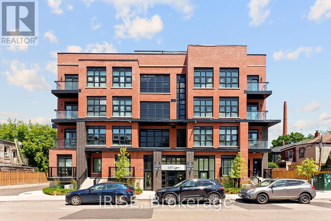 207-485 LOGAN Ave in Toronto, ON - Building Photo - Building Photo