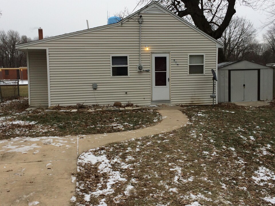 120 S Inglewood Dr in East Peoria, IL - Building Photo